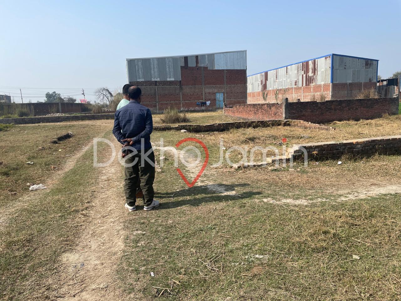 1305 sqft Middha garwar road ballia